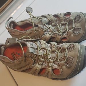 Merrell womens size 8.5 hiking/water shoes